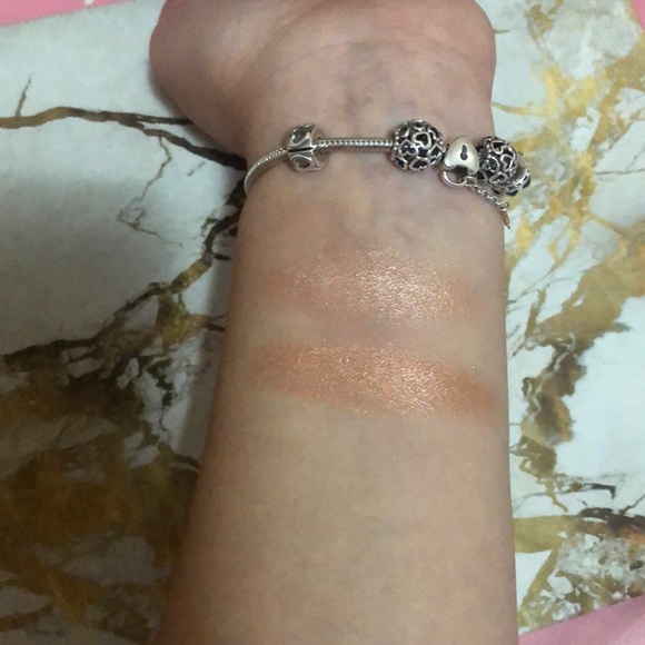 Wet n wild megaglo highlighting powder - Picture 4 of 4